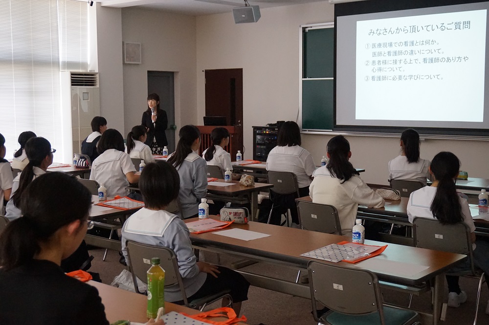 京都聖母学院高等学校の生徒さんが学校見学にこられました